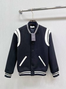 Ysl 圣罗兰经典羊毛呢皮革拼接黑白夹克棒球服外套 各路明星同款外套 定制圣罗兰字母纽扣 配套色织色染高密度螺纹非常好看 经典百搭 谁穿谁好看 不是帅就是酷 经