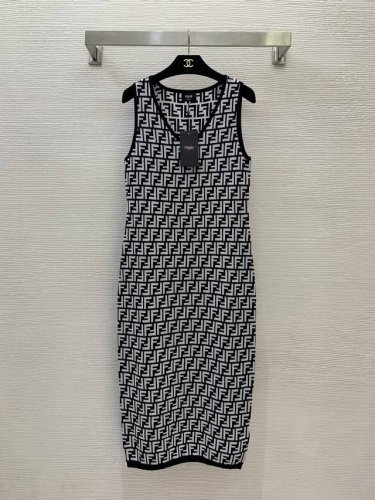 款号D25042356 Fend*新款 通体老花双Ff字母针织面料、高弹力修身显瘦针织裙无袖背心连衣裙！蓝色、黑色、咖色、 M码：胸围82，裙长115