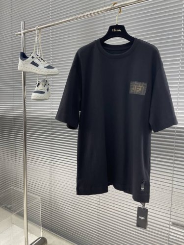 fend 25款徽标短袖 定制高支高密双面潮牌面料280克 手感柔软 舒适亲肤搭配胸口“渐变Ff Eclissi图案”贴袋 简约至上 高级气质 无需繁杂 尽显品