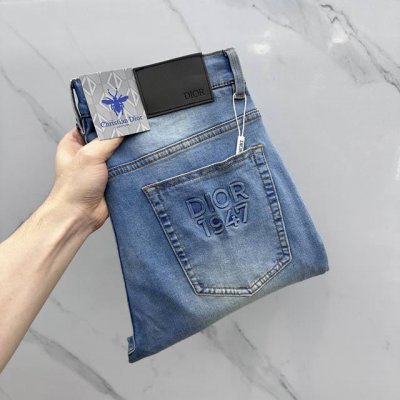 dior*迪奥 高端定制、2025早春薄款最新款牛仔裤 柜台同步发售 小直筒版型，进口固色面料 原版定制复刻 客供五金辅料 原单品质 重工洗水 做工走线精细 上