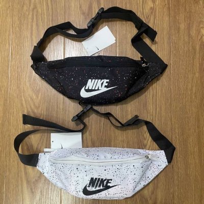 nike耐克满天星印花Logo腰包胸包单肩包斜挎包 颜色 满天星黑色 满天星白色 尺寸 15X38X09Cm 材质 帆布 0203