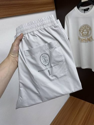 Bc 2025春夏新款 休闲裤 干净利落剪裁，都市风十足 采用精纺面料手感软糯干爽，上身效果挺括有型。五金精致，商务休闲非常好看如此众多的顶级原料，打造出价值感