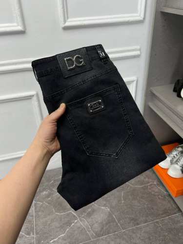 Dg 新款来袭2670新春爆款新品 专柜有售 实体店极品牛仔裤专柜原版1:1好货，适合各个年龄段。市场最高版本的欧洲进口面料。舒适柔软亲肤，上身效果超级棒时尚百