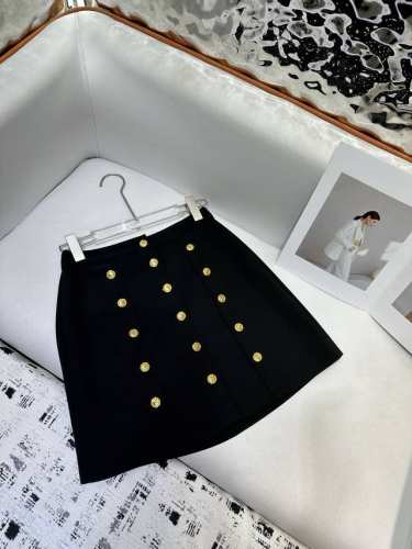 lv* 25Ss新款金属扣双排扣半裙 西装面料 百搭单品 高品质 单色三码 Sml