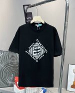gvc 纪梵希25Ss 新款菱形字母Logo情侣款短袖 G家超级经典的一款百搭T恤 男女同款 情侣可搭 店主强烈推荐 采用纯棉280G双纱面料 手感细腻柔软 亲