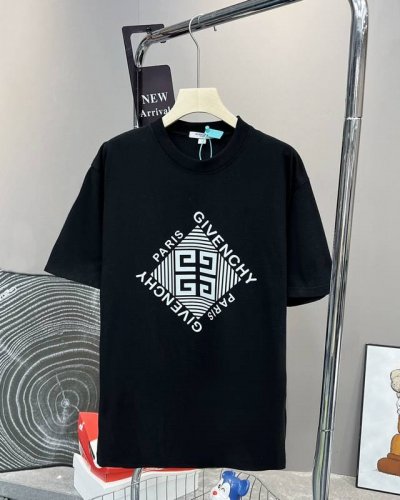 gvc 纪梵希25Ss 新款菱形字母Logo情侣款短袖 G家超级经典的一款百搭T恤 男女同款 情侣可搭 店主强烈推荐 采用纯棉280G双纱面料 手感细腻柔软 亲