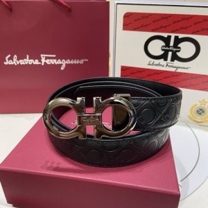 顶级原单品质Ferragamo 双色双面可用.一条顶两条.双面同等质量.牛皮带身 品牌：菲拉格慕男士皮带真皮腰带. 等级：高端品质顶级做工！认准如图专柜包装 材