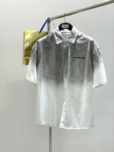 P210，Maison Margiela马吉拉，2025夏季最新品，专柜同步有售，原单狠货，时尚休闲短袖衬衫，上身舒适！吸睛而有亮点，采用进口原版面料，顶级印花