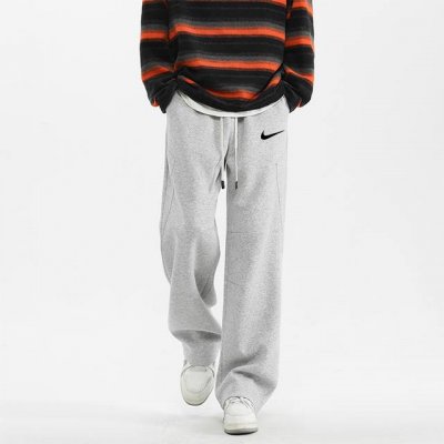 2025秋夏季新款耐克Nike单勾印花休闲长裤直筒卫裤 耐克Logo完美呈现经典 纯棉材质 质感特赞 ， 上身舒适有型 超级百搭得一款裤子 喜欢户外旅行 工装风