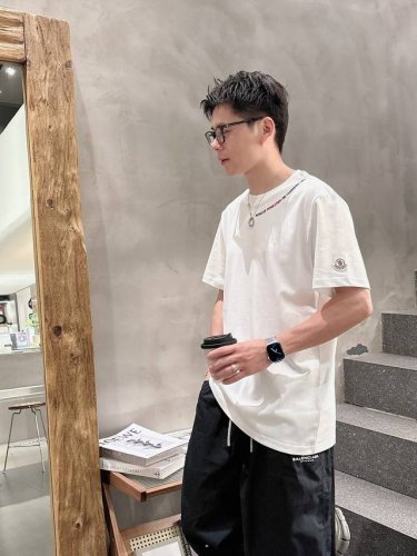 蒙*Moncler 25Ss春夏新款首发专柜最新款短袖圆领T恤 高端订制 设计前卫时尚 品牌Logo重工艺设计 高端定制240克面料.手感柔软.穿着舒适.专柜级