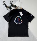 高品质 Moncler 蒙口炫彩印花新款T桖！ 25Ss春夏新品，官网旗舰店同步开售，胸前大Loog采用炫彩印花，非二次开发，原版成型，袖口手臂章仔采用刺绣小标