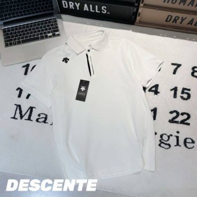 拿货 -Descent迪桑特领口竖字母翻领polo衫 男女同款 -面料：采用原版一比一面料。 -辅料：原版拆解开发，一比一定制的小标，领标，水洗，吊牌，五金等等