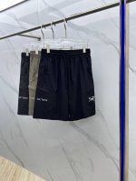 Arc*始祖鸟 高端版本.专业性户外机能速干短裤，专为夏季打造！再生纤维面防晒功能 带弹力，同时还有防水透气速干的效果 人体工学立体结构剪裁，特有的剪裁方式，上