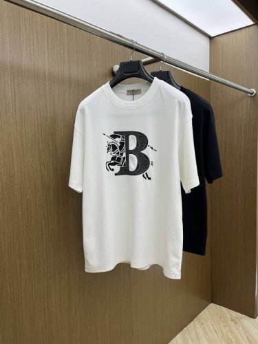 新品 Bbr 专柜新款高定面料 250克纯棉 2025蛇年春夏专柜新品短袖时尚经典圆领短袖袖口下摆采用无痕设计 时尚单品设计，更加时尚舒适，高标准定制，上身非常