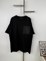 款号X39 prada 普拉达 三角标铭牌口袋短袖T恤 260克双纱爽滑棉 穿着清凉透气.定制原版三角标 精湛做工 原版吊牌水洗包装，双纱平纹面料，水洗预缩+酵