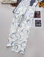 Chabnel25 Coco Beach系列带着浓浓的海风气息登场啦 灵感来自嘉柏丽 香奈儿热爱的海滨假期 将汉普顿的松 弛感与90年代复古风完 美结合 这一季
