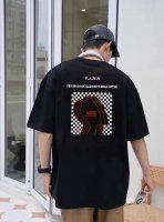 Vans人头棋盘格印花260克重磅纯棉短袖T恤简约圆领落肩短袖 此款采用260G重磅棉 亲肤舒适，透气凉爽加厚螺纹领 配以二本针走线 使得领子经久不变型，通肩压