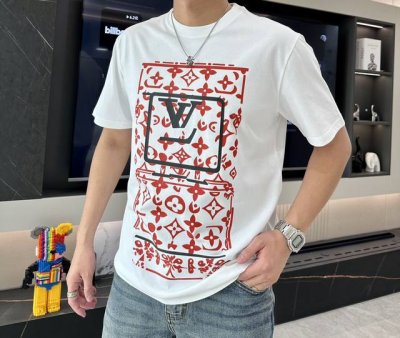 sg 男女同款 ，驴家 春夏最新红色老花图案圆领T恤衫，宽大版型Over Size风格，完全不挑身材，整体效果宽松却极具韵味，不会松垮到没型，穿搭更是万能得百搭