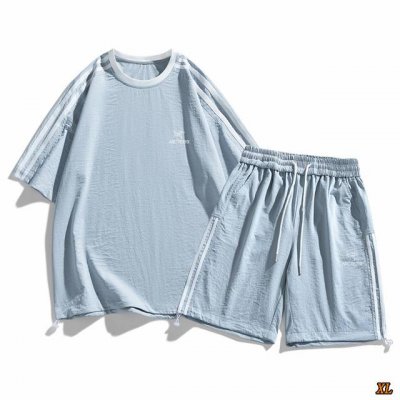 独家实拍上新夏季高品质男女同款条杠圆领短袖短裤潮牌百搭休闲短袖衬衫短裤运动套装，本季主打，货源充足，放心主推，高端品质，经典设计，做工出色，经典百搭，上身效果极