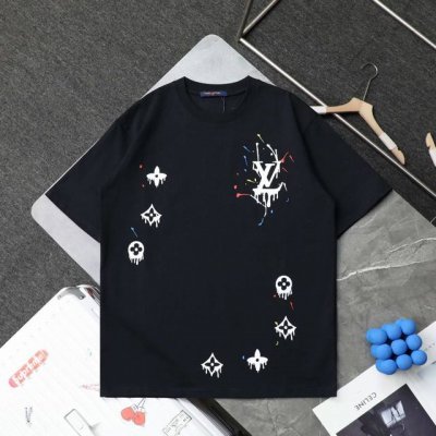 上新 顶级复刻 高端定制 - Louis Vuitton 路易威登Lv 新款手绘涂鸦圆领短袖T恤 - 款号 3324 - 颜色 白色 黑色 - 尺码 S-Xl