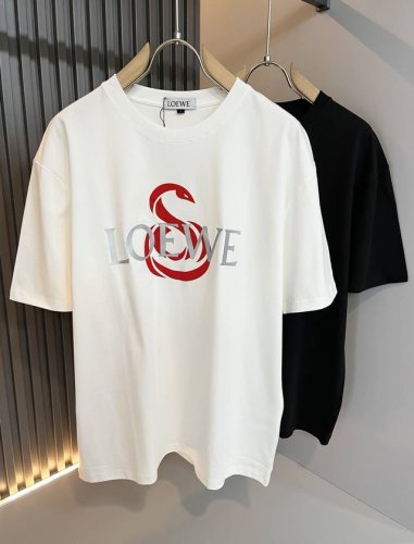 Loe*We罗*威 2025春夏新款男女同款短袖T恤，意大利原厂订单渠道，极具个性高级风，标志Logo图案压胶印花工艺设计！情侣款纯棉短袖T恤！！最新时尚潮流人