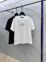 LV*路易威*登 2025Fw春夏新品圆领打底外穿T恤，立体感Logo常规半袖纯棉打底T恤，棉，手感面糯有骨感，柔而有韧性。工艺处理，韧性和抗皱性能得到大幅度提
