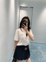 miumi* 25Ss春夏新款 定位刺绣字母短袖Polo衫。原版开发 高版出品！超爱知识分子时髦风！宽松短款版型时髦精必备单品解锁所有穿搭！定制配色罗纹领时髦又