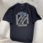 Louis Vuitton路易威登 1V路易家2025Fw 史上最昂贵刺绣 珍珠串珠半袖T恤 本款棉质T恤源自2025 春夏秀场 展现最新设计师pharrell