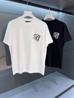 新品 2025Ss春夏驴 男士圆领印花短袖T 恤 时尚的新高端,渠道货品数量稀少 ！ 逐渐在胸前勾勒 标识轮廓。密纺棉质针织裁出经典版型，搭配罗纹领口、翻转效果