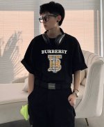 p230 bbr*Burberr*巴宝莉25S春夏新款T恤.宽松版型男女同款！经典Tb造型.搭配巴宝莉经典格子.立体烫画双层工艺制作.品牌信息感十足.重工打造！