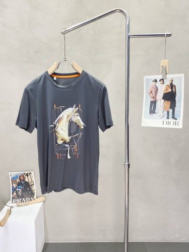 Hermes爱马仕独家专供新款原单男士休闲春夏短袖 高端定制 高端版本 时尚百搭爆款进口面料 手感超柔软细腻 穿着亲肤舒适 高端精品 代工厂p精细做工 上身非常