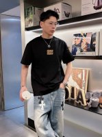 miu Miu 50Ss新款经典印花短袖，明星穿搭款，采用双纱纯棉280G，印花工艺，面料颜色定制定染，不缩水不退色。手感舒服，质感超强潮男潮女必备经典落肩阔版