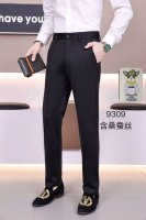 p240巴黎世家 25时尚男士西裤！采用定制舒适面料，奢华经典字母Logo设计 上身随意舒服！无束缚感！海外欧洲专柜同品，上身时尚运动显时尚，很低调且不失奢华品