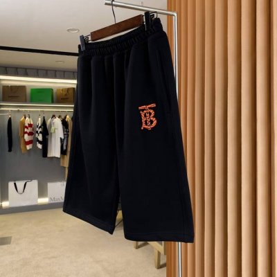Bbr 巴宝莉 虎纹Tb刺绣Tb 专属标识棉质翻绒布宽松短裤 Bur首席创意总监 Riccardo Tisci 的限定系列来临 ：连卡佛柜台买手订单，凸显品牌标