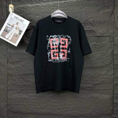 纪梵希2025新款经典Logo情侣款短袖T恤 高版本高版本 原版面料 数码直喷印花工艺 网红明星同款 高版本 高 品质 面料采用320克纯棉面料 手感超级舒服