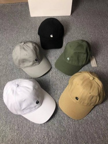 上新 Carhartt Wip卡哈特鸭舌帽经典Logo刺绣弯沿 材质：精梳棉 尺寸：可调节大小 卡其 、灰色 、白色 、军绿 、黑色