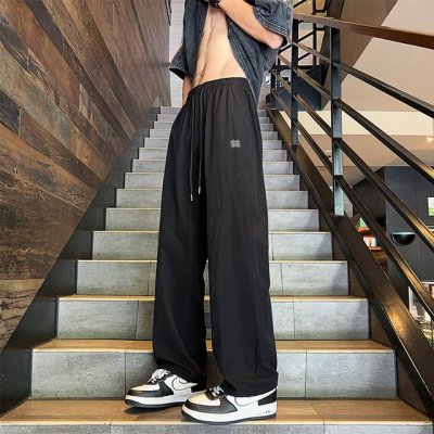 上新 可隆 Kolonsport运动跑步训练冰丝长裤；此款跑裤质量非常好、版型超正、上身超有型！不起球更不会缩水，更有型，安全口袋配备有安全拉链裤子的版型非常无