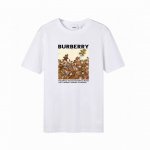 Burberry 巴宝莉小熊短袖T恤。 高版本，潮流高街情侣T恤，高克重纯棉面料，亲肤顺滑有厚实感，细节到位，独有的品牌辨识度，男女同款入！ 颜色：白色 杏色