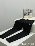 Descente 迪桑特春夏新款户外机能系列梭织休闲长裤！ 款号:D't6915120 绝对超值的一单货！功能性和时尚版型兼顾的一款神裤，搭配简约版型裁剪设计，