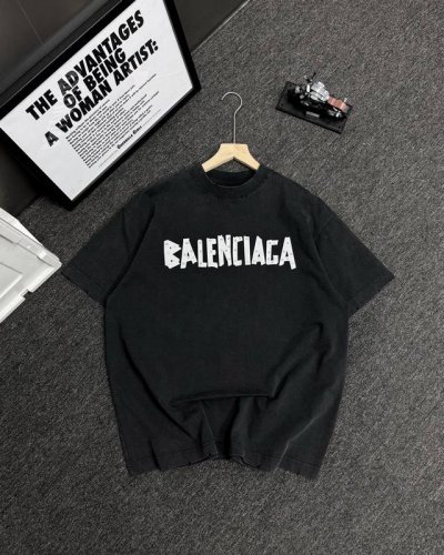 顶级版本 Balenciaga巴黎世家螺丝钉印花 巴黎世家25新春首发最新款短袖T恤 巴黎专用260G面料 重工水洗 做旧磨破效果 精致车线 做工精细 颜色 水