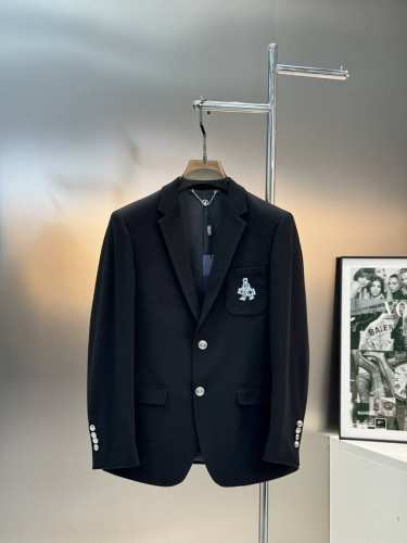 prad*普拉-达25S新款休闲西服精品推荐外贸公司订单！胸口精致刺绣口袋工艺.凸显品牌高级感强！进口原版天眼布四面弹布料，笔挺垂感十足，整件衣服车工走线整齐平