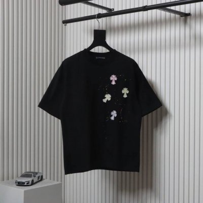Chromehearts 克罗心 25Ss 涂鸦十字架贴布刺绣水洗短袖T恤 胸口特以品牌贴布标识贴布刺绣 配以品牌Logo点缀 后背手工贴布加立体刺绣及涂鸦整衣