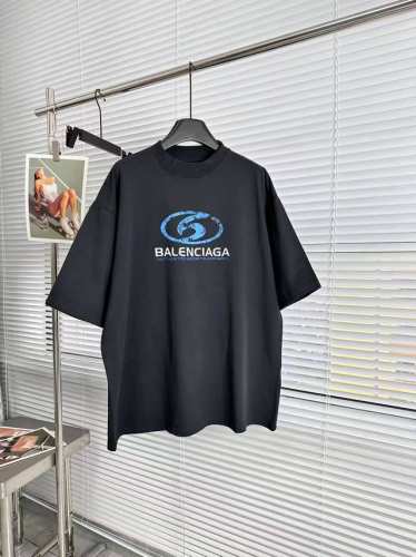 balenciaga巴黎世家 Ss23 字母Logo几何图案印花圆领短袖T恤 宽松休闲 情侣款 追求时尚与个性的情侣们，怎能错过Balenciaga巴黎世家的这