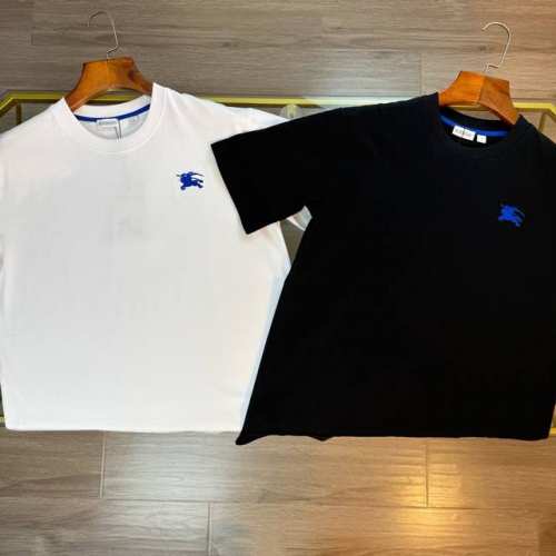 顶级代购版本★Burberry巴宝莉Ss25春夏新款小标刺绣字母短袖T恤 品牌新元素前幅字母立体刺绣设计～面料上身舒适透气，不僵硬，时尚简约宽松版型 采用高定定