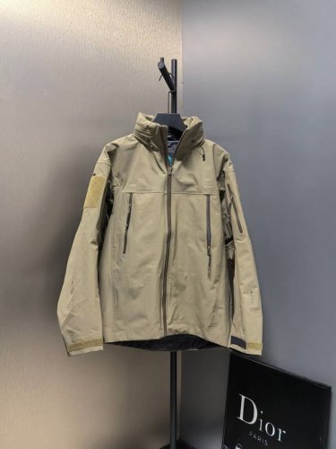 顶级版本 Arcteryx Leaf Aha Gen2军鸟黑色细节补充 防水保暖的面料 成份包括：坯布100％锦纶＋高透白＋20D特立可得 锦纶 ＋杜邦特氟龙防