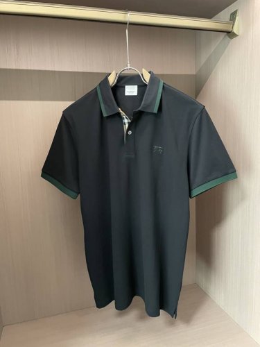 bur 2025Ss夏季新款 官网最新款翻领 polo衫 搭配品牌图标 延续极简常态化的设计 时髦与气质于一身 配色轻熟百搭 细节精致出挑 面料采用进口丝光珠地