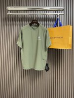 arcteryx 始祖鸟 2025Fw春夏新品圆领T恤，立体感半袖纯棉打底，手感面糯有骨感，柔而有韧性。工艺处理，韧性和抗皱性能得到大幅度提高。剪裁很到位，胸前