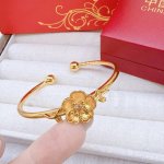 粉钻桃花开口手镯 招桃花必备！中国黄金小桃花黄金手链姐妹们！最近挖到一款神仙黄金搭配！直接戳爆我的少女心！桃花+黄金手镯的绝妙组合，不仅日常百搭，连玄学党都直呼