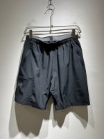 Arcter*X始*祖鸟 2025春夏新款休闲运动风格短裤 户外品牌可能大家第一想到的就是加拿大鹅 始祖鸟 给人一种标签试的感觉 除了在款式设计上颇有造诣之外