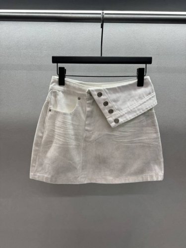 2680 Spring And Summer ！Ann脏脏半裙， 包臀不规则牛仔设计， 定制定染洗水面料，满满设计感！ 三码！